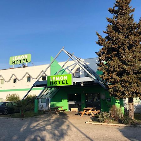Lemon Hotel Avignon Rochefort Bagian luar foto