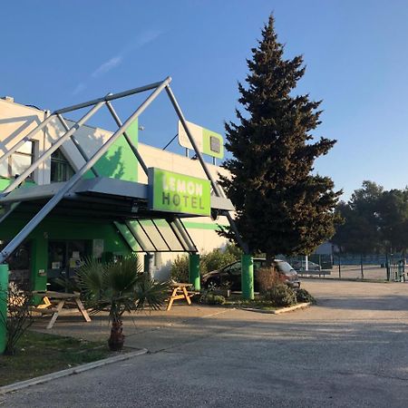 Lemon Hotel Avignon Rochefort Bagian luar foto