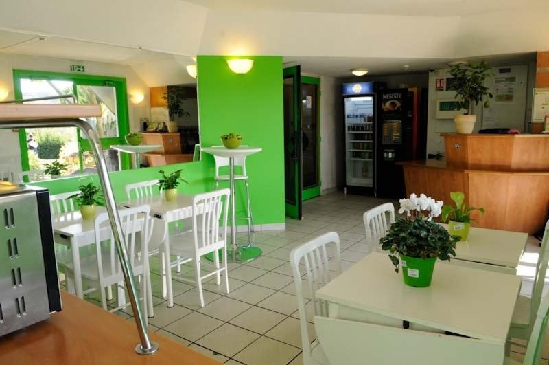 Lemon Hotel Avignon Rochefort Bagian luar foto