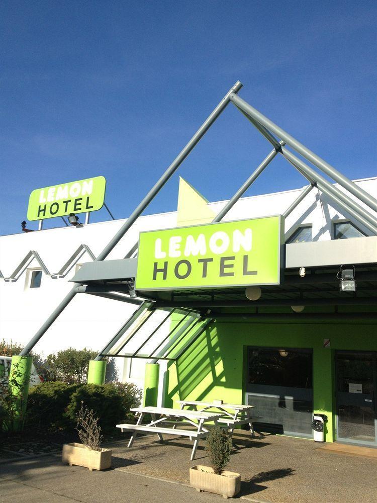 Lemon Hotel Avignon Rochefort Bagian luar foto